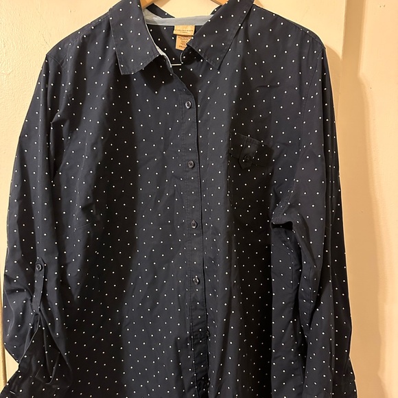 5 Various women’s button down shirts - great deal - Picture 3 of 10